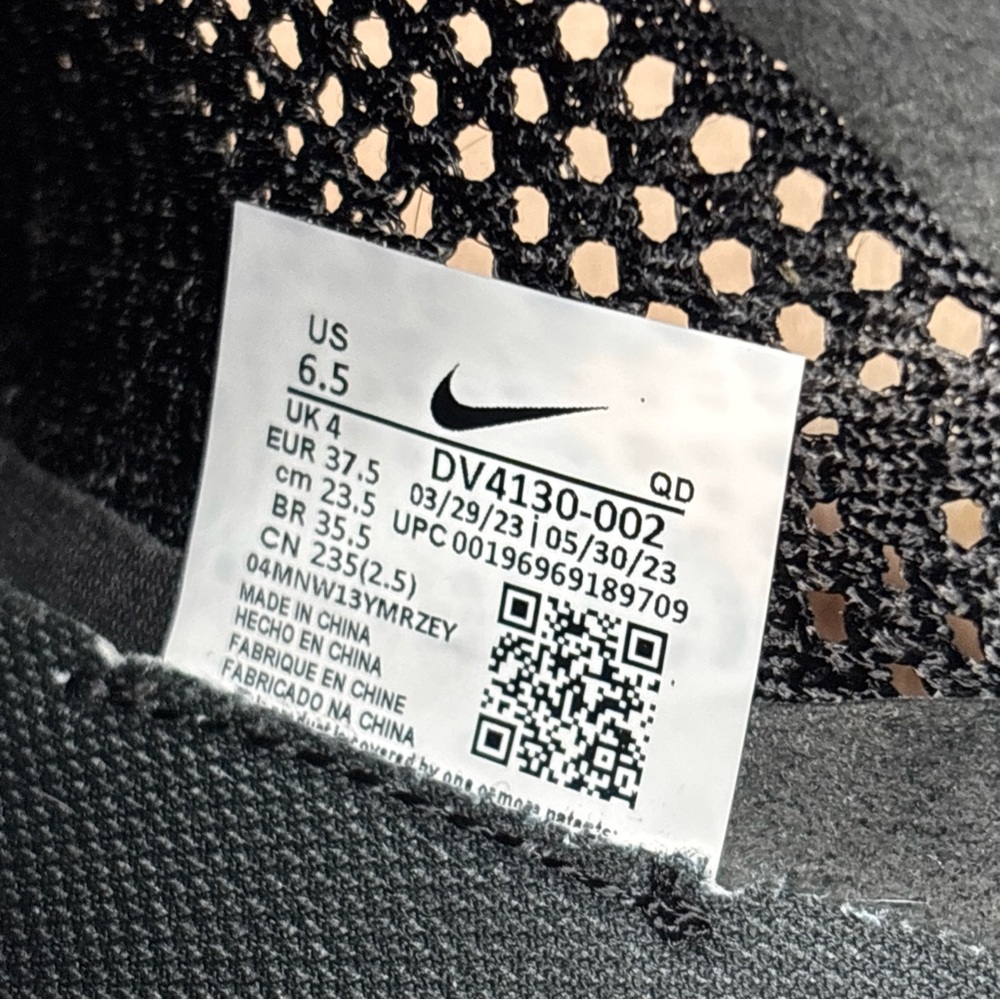 Nike ZoomX VaporFly Next% 3 Womens Size 6.5 Black Metallic Gold Grain - Picture 8 of 8